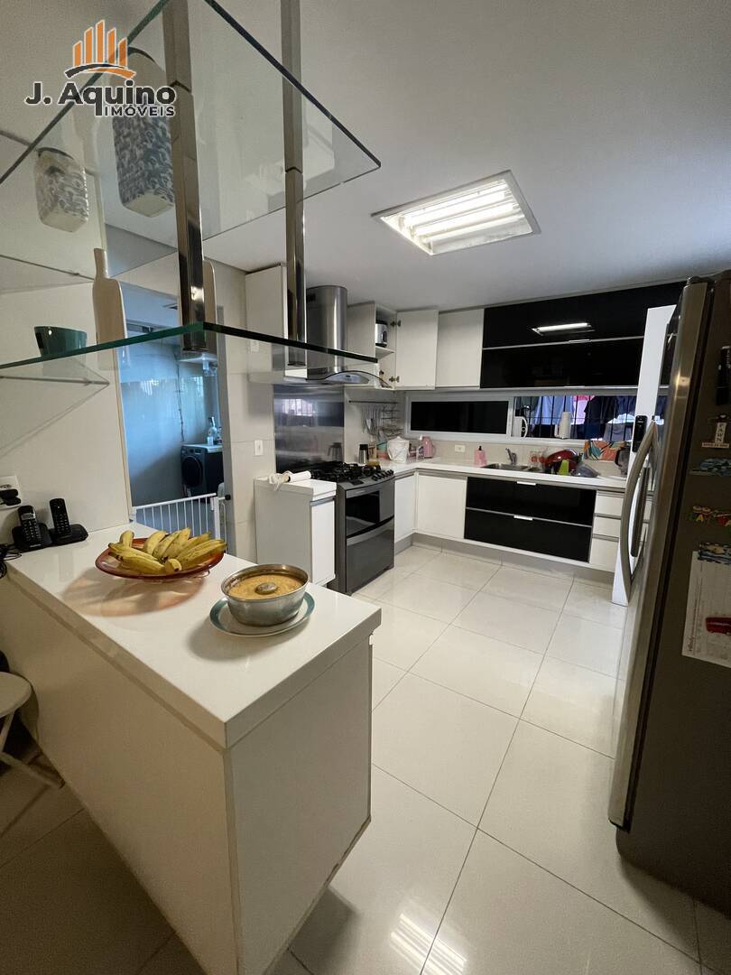 Apartamento à venda com 4 quartos, 350m² - Foto 17