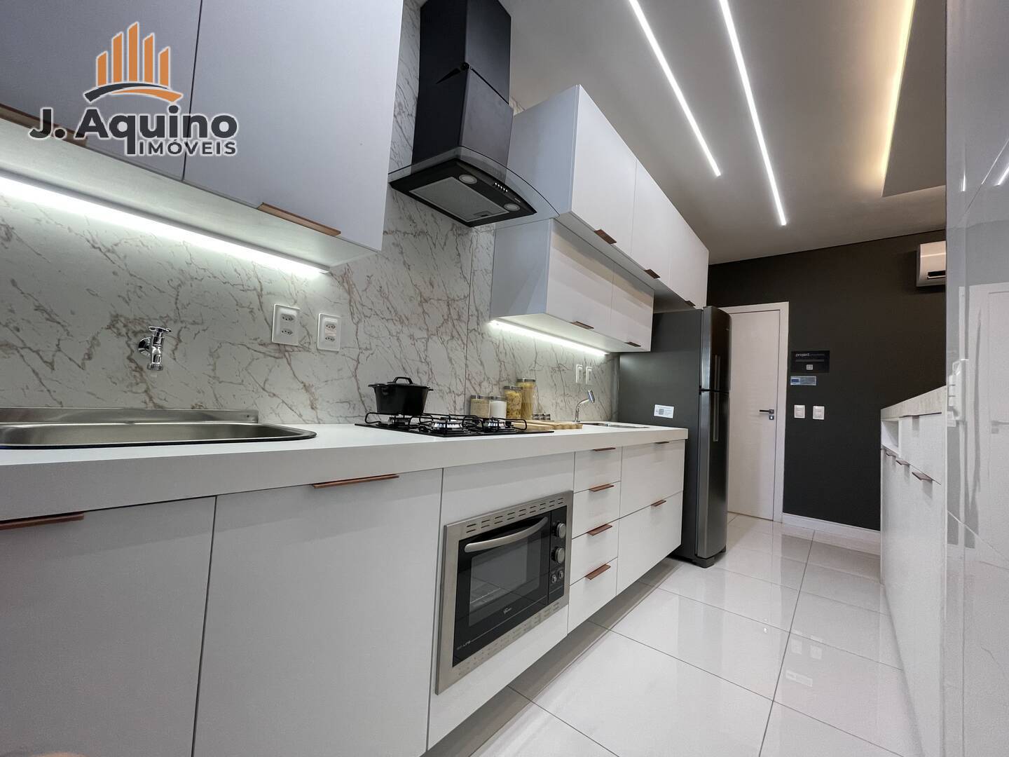 Apartamento à venda com 3 quartos, 6778m² - Foto 12