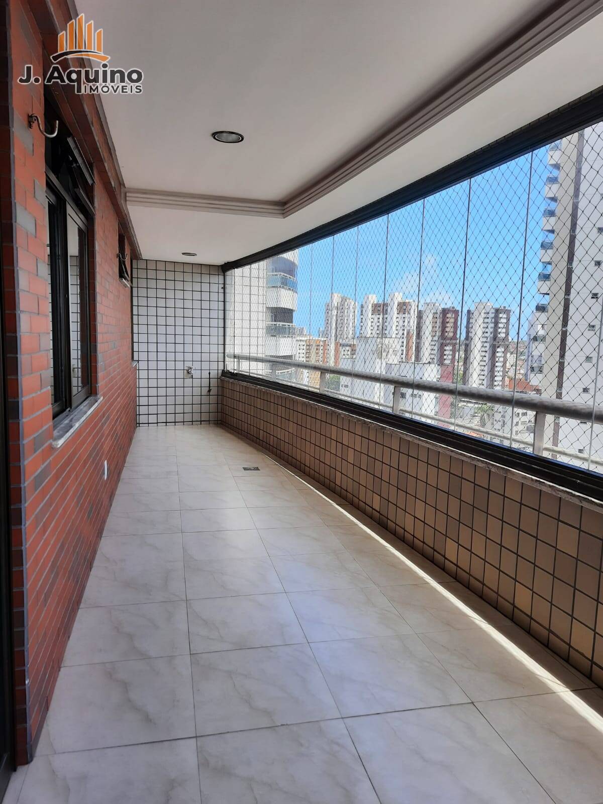 Apartamento à venda com 4 quartos, 158m² - Foto 2