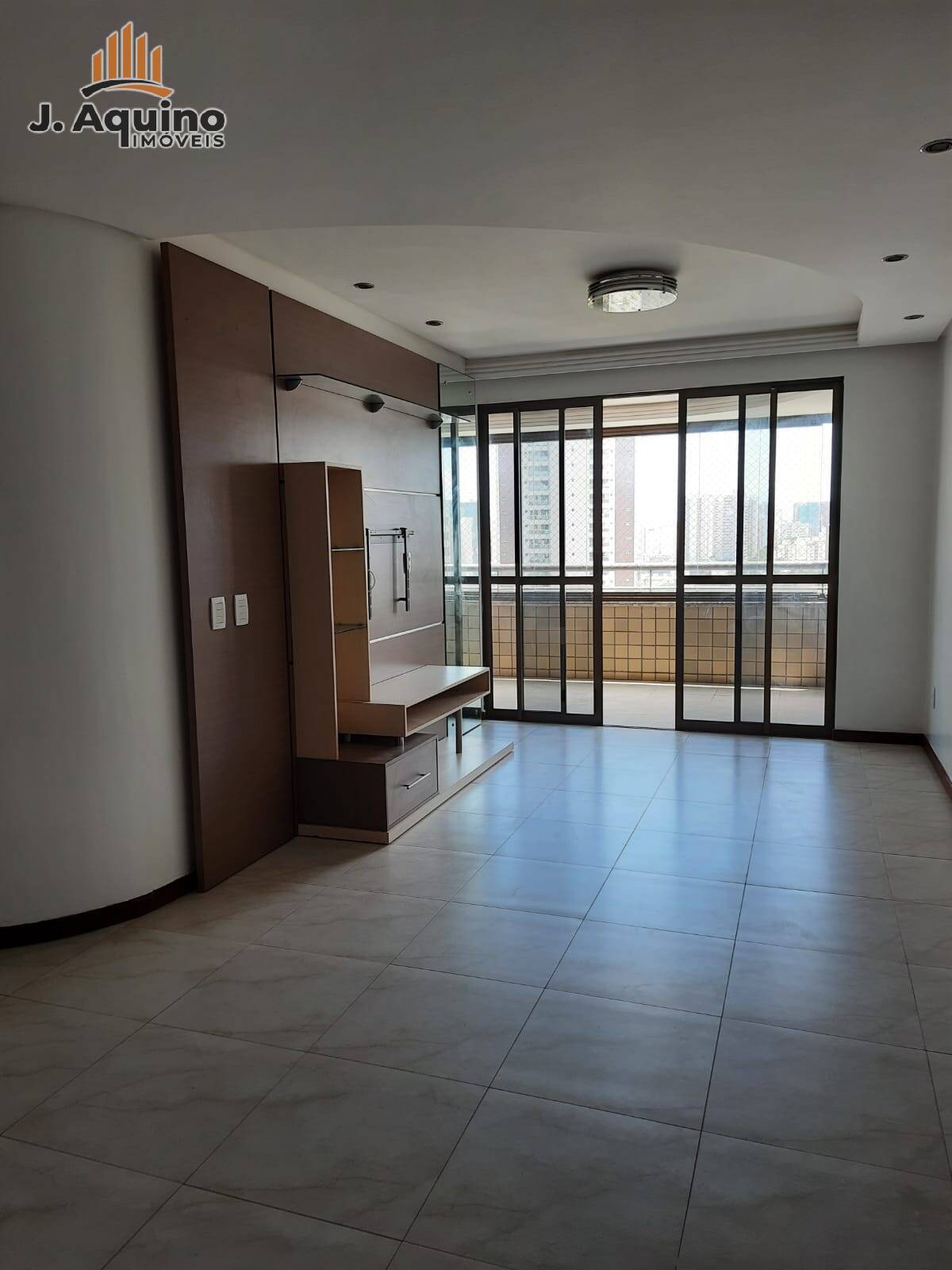 Apartamento à venda com 4 quartos, 158m² - Foto 1