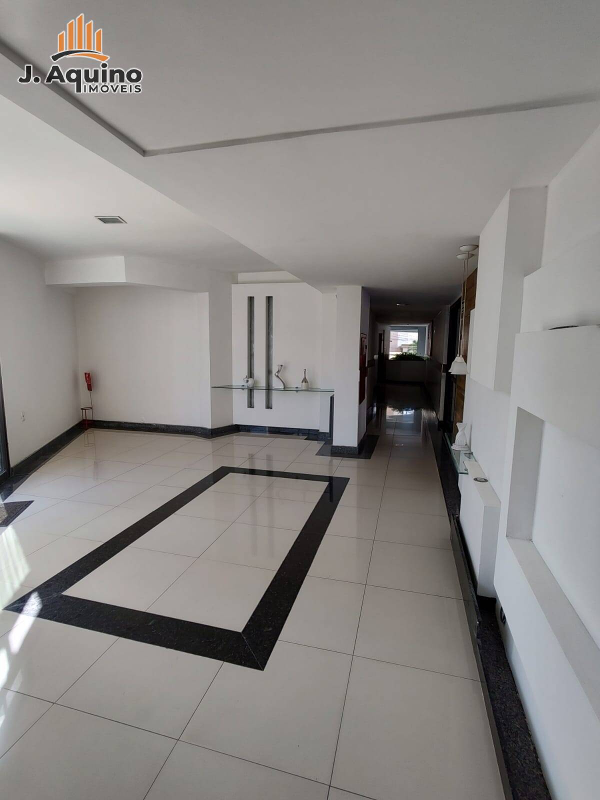 Apartamento à venda com 3 quartos, 118m² - Foto 3