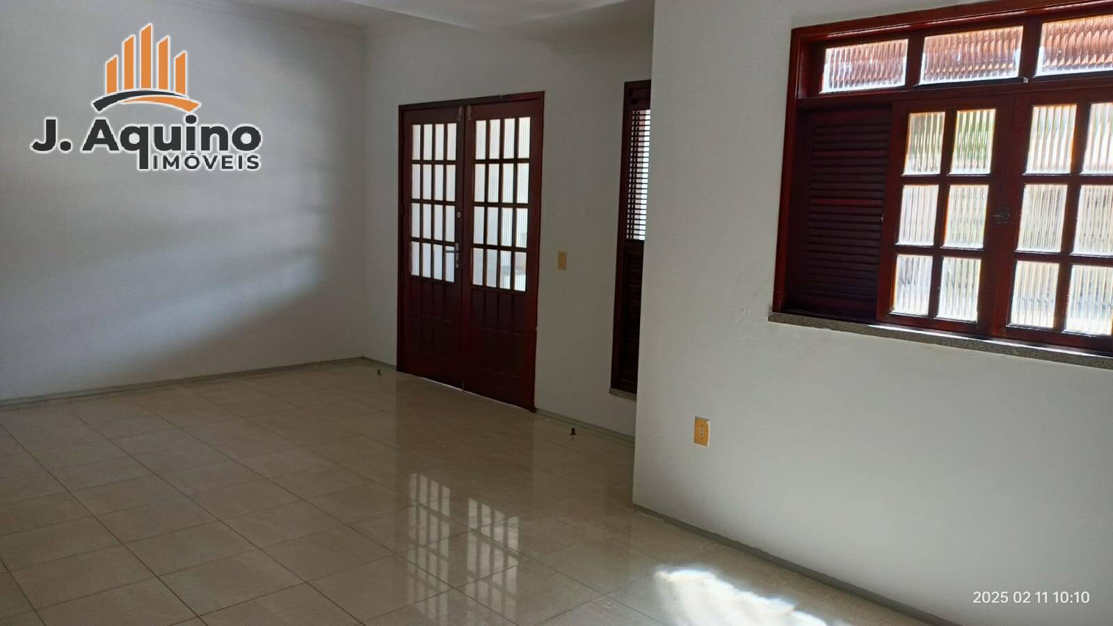 Casa à venda com 4 quartos, 135m² - Foto 5