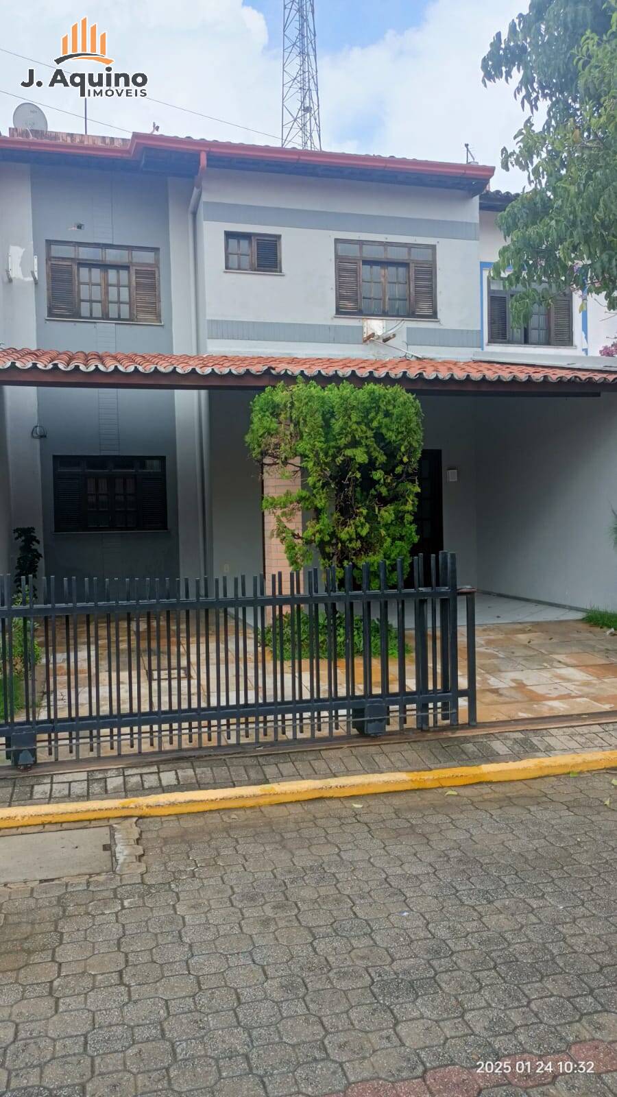 Casa à venda com 4 quartos, 135m² - Foto 1