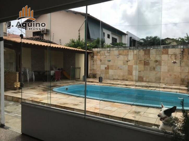 Casa à venda com 3 quartos, 250m² - Foto 2