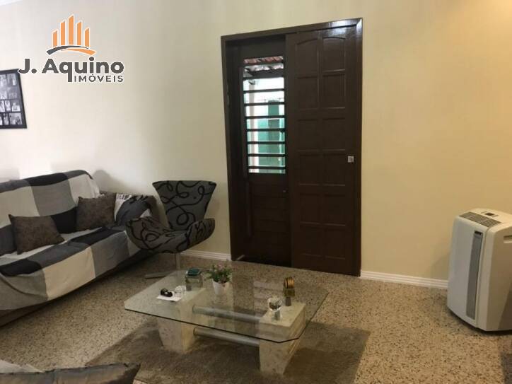 Casa à venda com 3 quartos, 250m² - Foto 4